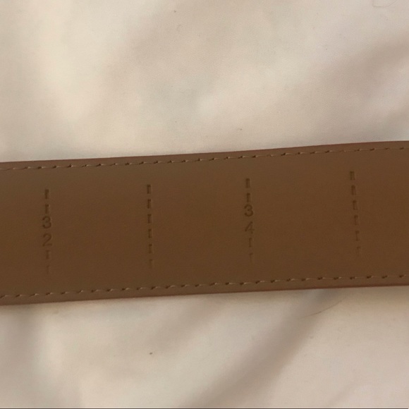 Itiezy fashionable tan belt with gold G buckle. NWOT - Picture 10 of 16